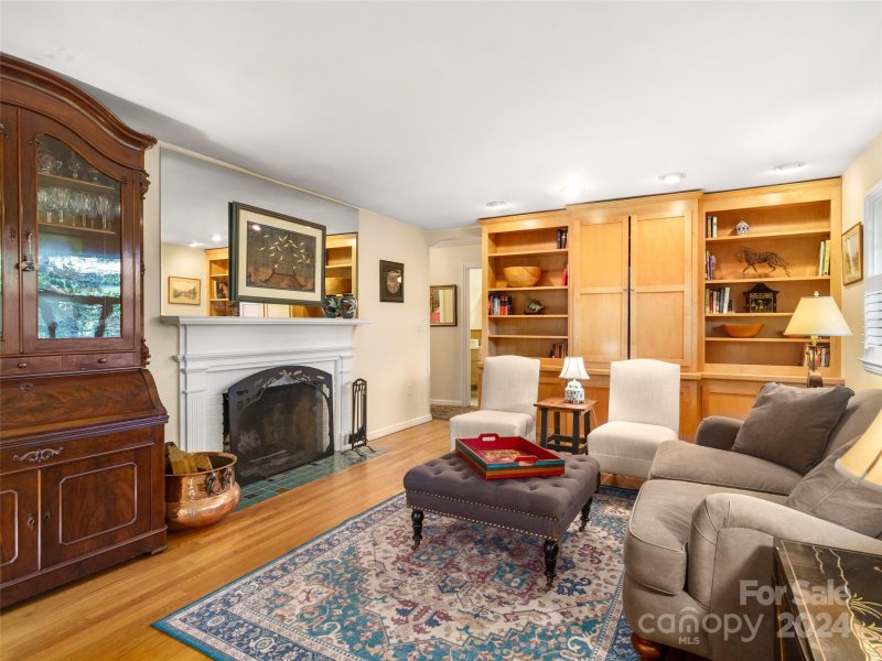 Property image 4 at 22 Warwick Place, Asheville, NC 28804