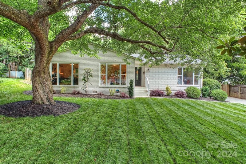 Property image 3 at 1029 Broadmoor Drive, Charlotte, NC 28209