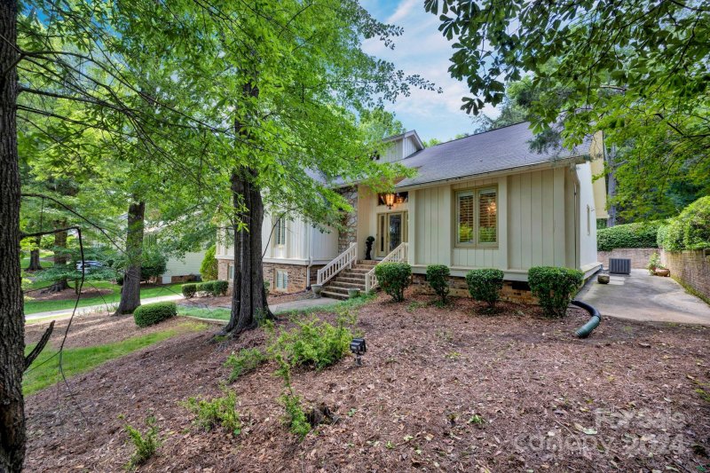 Property image 2 at 2408 Fernbank Drive, Charlotte, NC 28226