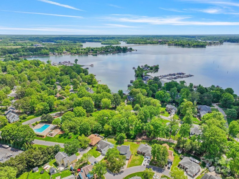 Property image 5 at 105 Southhaven Drive, Mooresville, NC 28117