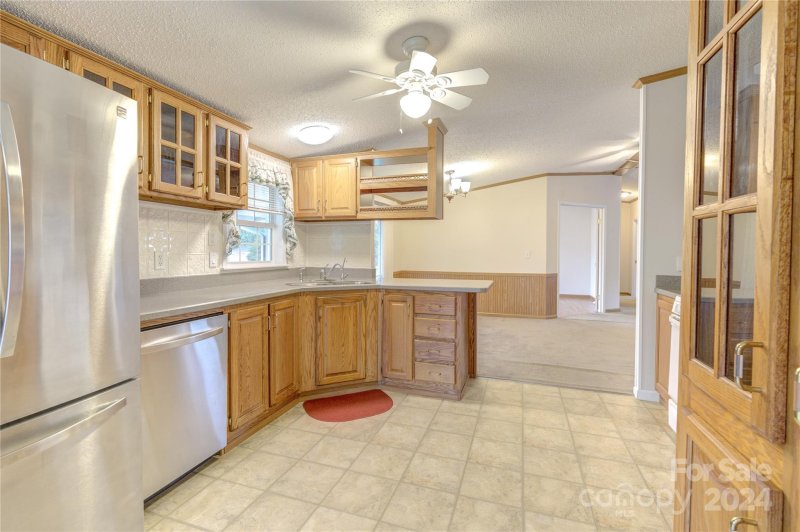 Property image 4 at 525 Riverwind Drive, Hendersonville, NC 28739