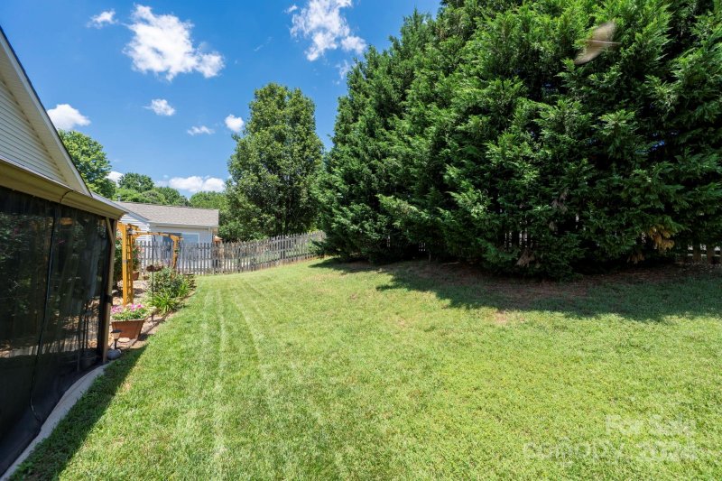 Property image 3 at 114 Creston Court, Mooresville, NC 28115