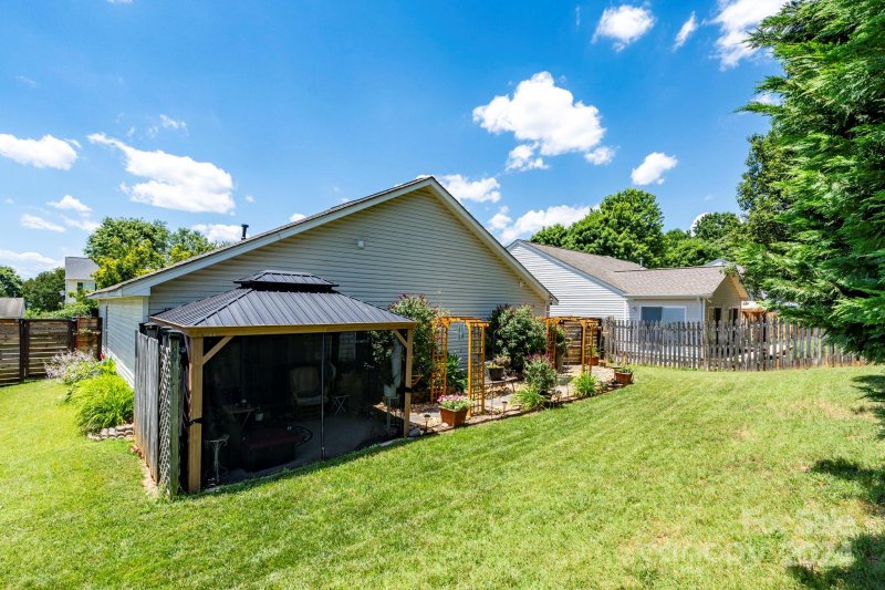 Property image 4 at 114 Creston Court, Mooresville, NC 28115