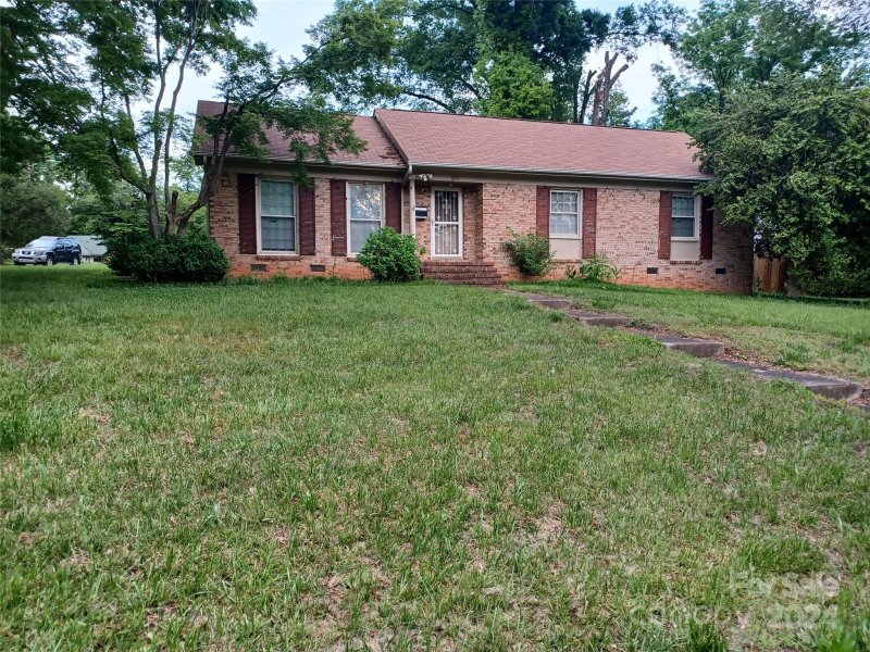 Property image 2 at 5801 Whitingham Drive, Charlotte, NC 28215