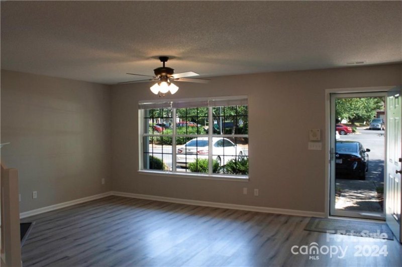 Property image 4 at 3256 Summercroft Lane, Charlotte, NC 28269