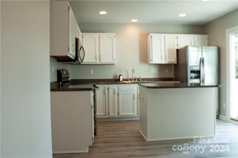 Property image 5 at 3256 Summercroft Lane, Charlotte, NC 28269