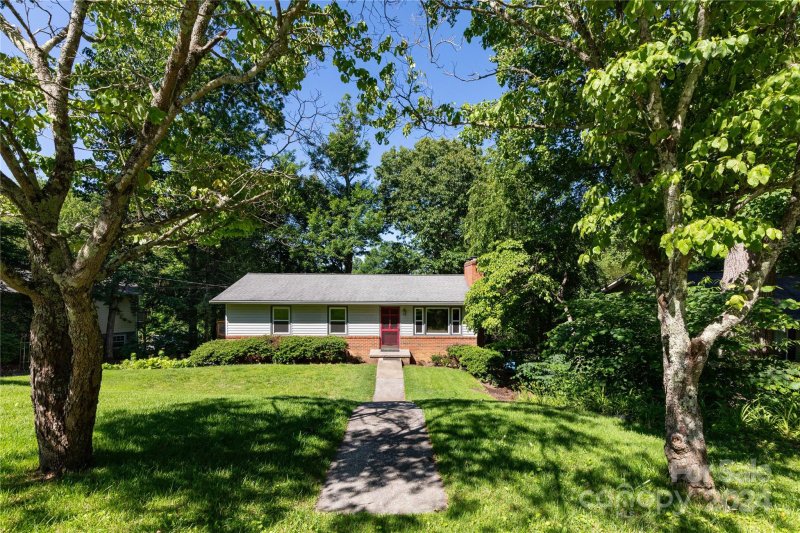 494 Royal Pines Drive