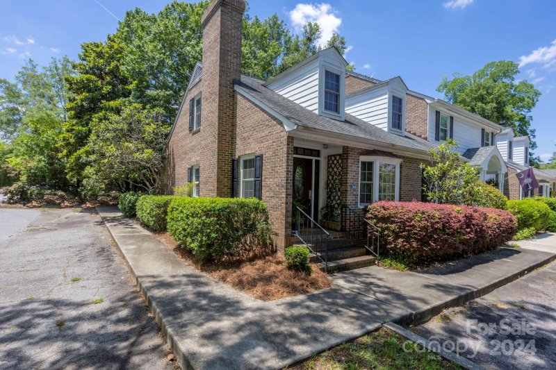1306 Catawba Court