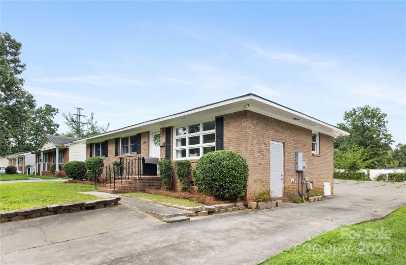 Property image 3 at 1124 Bilmark Avenue, Charlotte, NC 28213