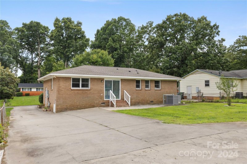 Property image 5 at 1124 Bilmark Avenue, Charlotte, NC 28213