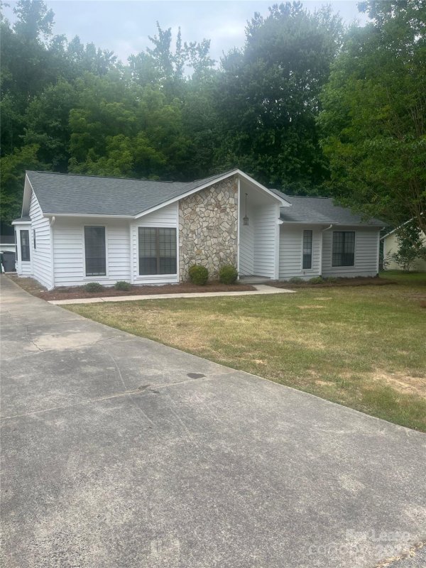 8436 Rittenhouse Circle