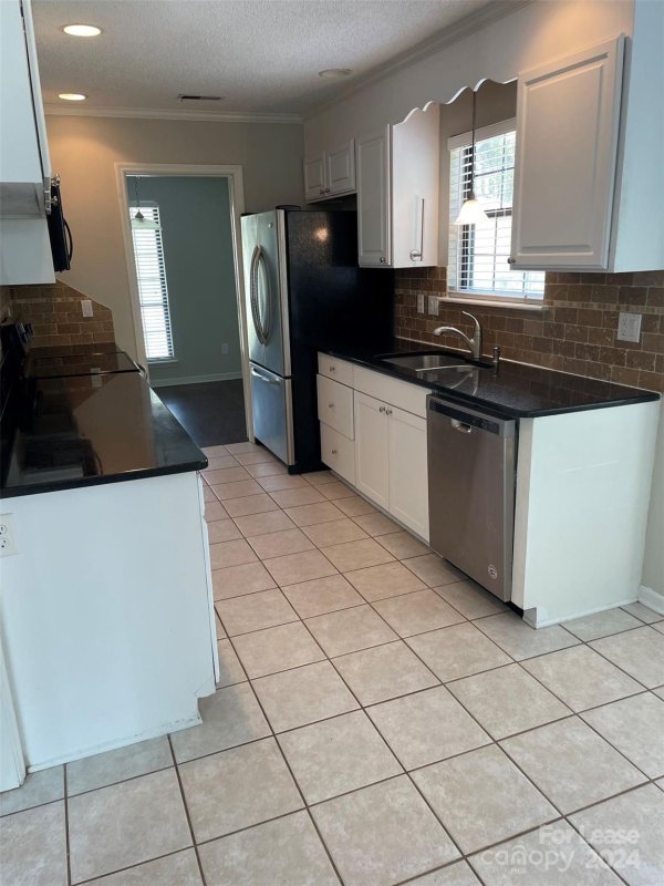 Property image 3 at 8436 Rittenhouse Circle, Charlotte, NC 28270