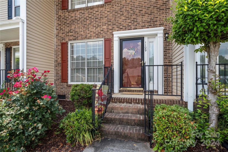 Property image 2 at 1109 Surry Lane, Gastonia, NC 28054