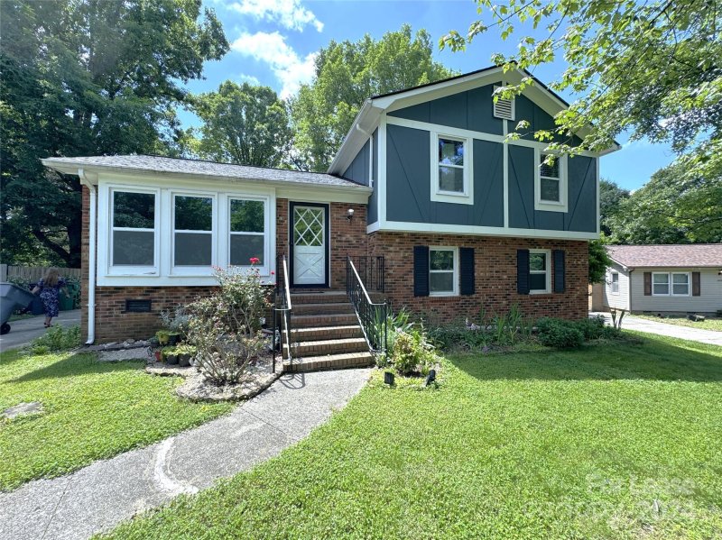 Property image 2 at 1408 Jodhpur Court, Charlotte, NC 28212