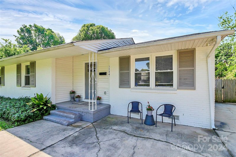 Property image 3 at 3544 Stonehaven Drive, Charlotte, NC 28215