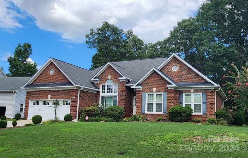 Property image 2 at 1907 Millbrook Lane, Matthews, NC 28104