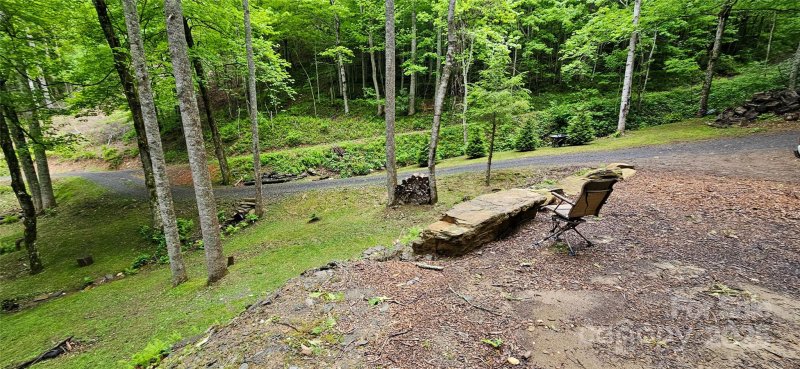 Property image 5 of 264 Quiet Times Drive in The Woods, Burnsville, NC 28714