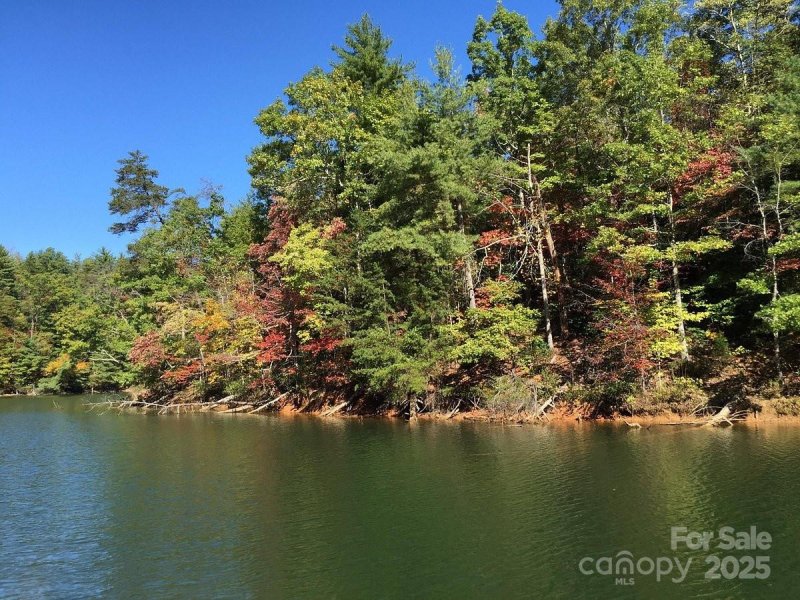 Property image 2 of 5339 Knollview Drive in Dry Creek, Morganton, NC 28655