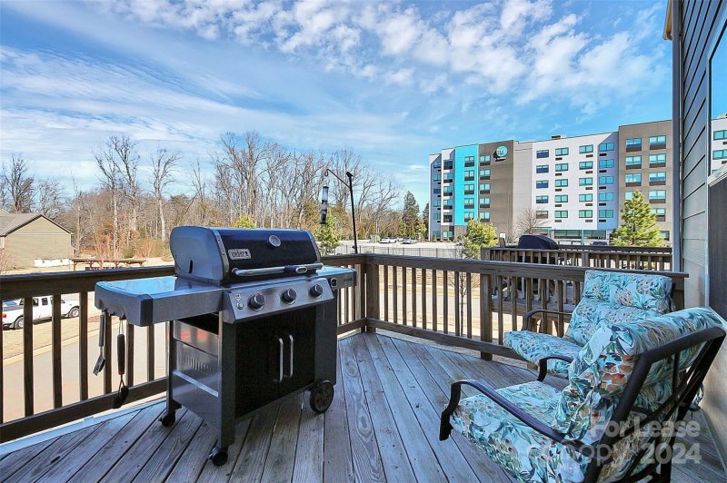 Property image 2 at 104 Helm Lane, Mooresville, NC 28117