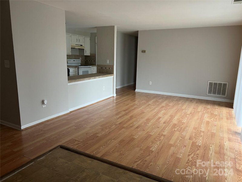 Property image 4 at 1645 Arlyn Circle, Charlotte, NC 28213