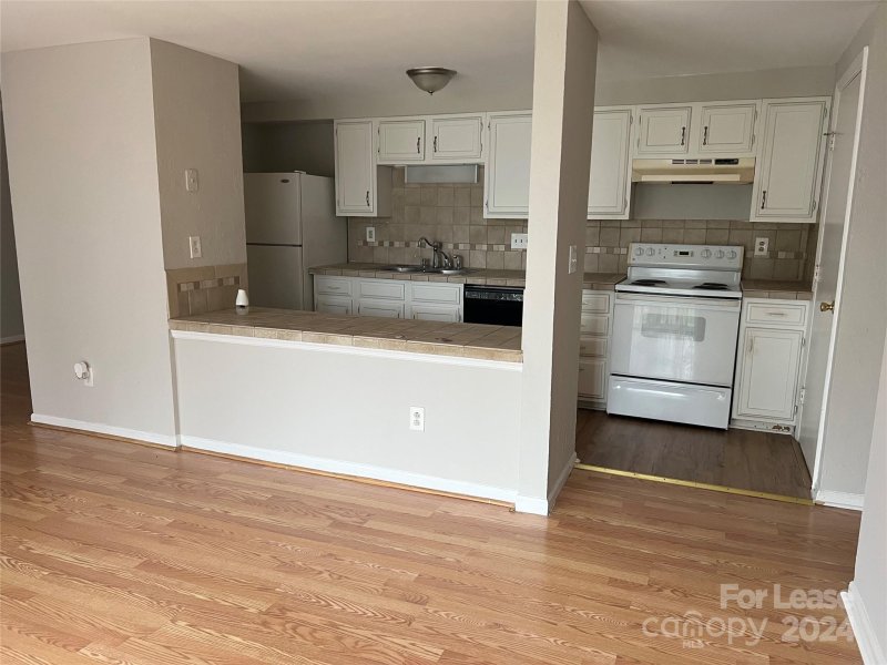 Property image 5 at 1645 Arlyn Circle, Charlotte, NC 28213