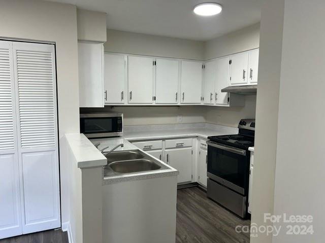 Property image 3 at 4824 Spring Lake Drive, Charlotte, NC 28212