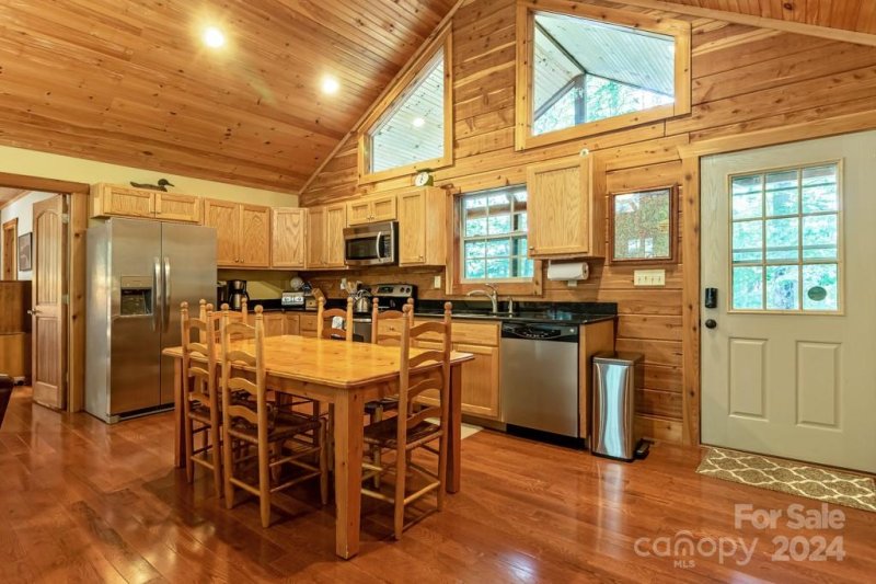 Property image 4 at 14 Tanglewood Lane, Saluda, NC 28773