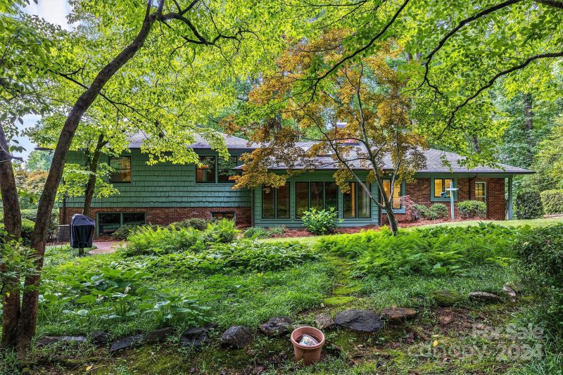 Property image 3 at 1547 Brentwood Circle, Newton, NC 28658