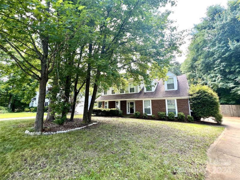 3003 Pinewood Hill Drive