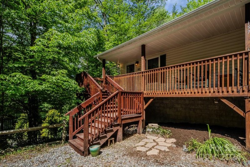 Property image 5 at 157 Pepperidge Lane, Newland, NC 28657