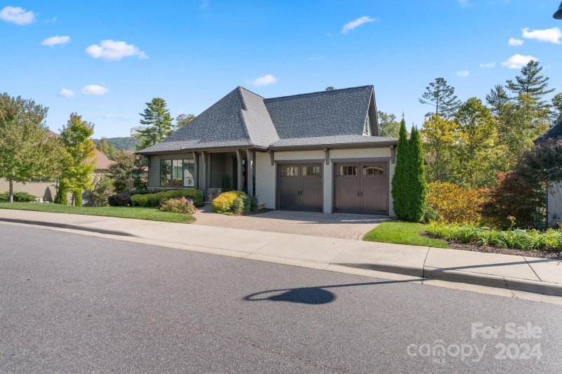 Property image 2 at 75 Chantilly Drive, Asheville, NC 28804