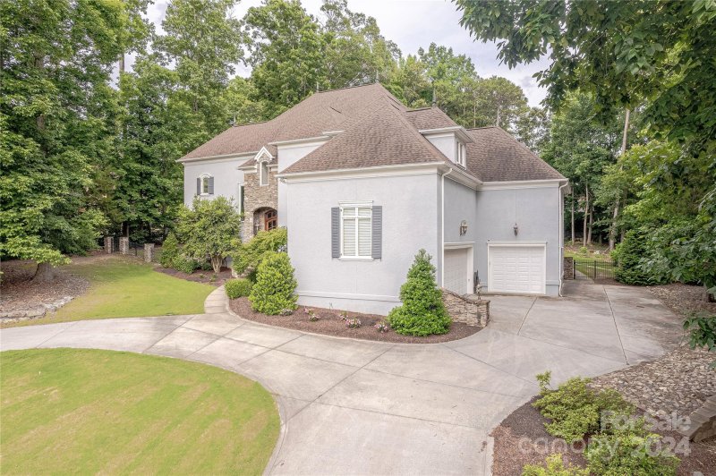 Property image 2 at 1021 Seminole Drive, Marvin, NC 28173