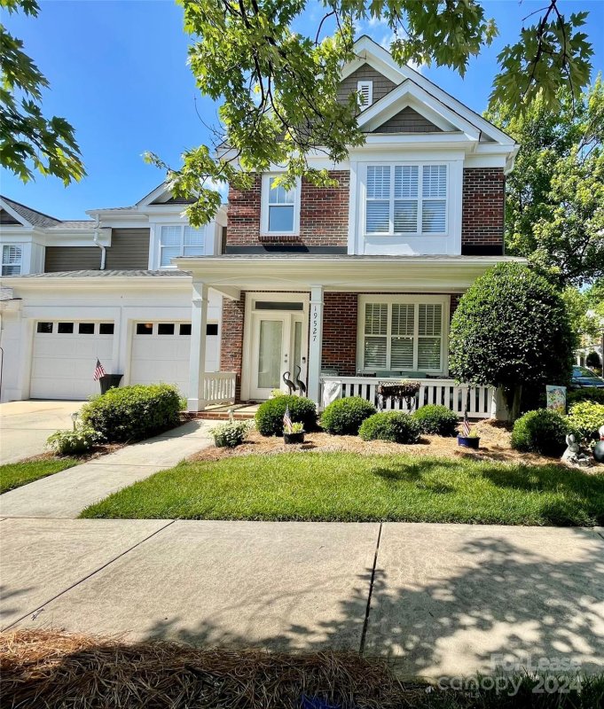 Property image 2 at 19527 Crosstrees Lane, Cornelius, NC 28031