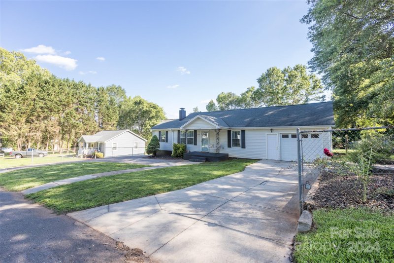 Property image 2 at 123 Church Street, High Shoals, NC 28077