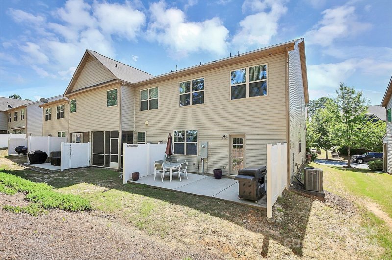 Property image 4 at 5027 Mockernut Lane, Fort Mill, SC 29707