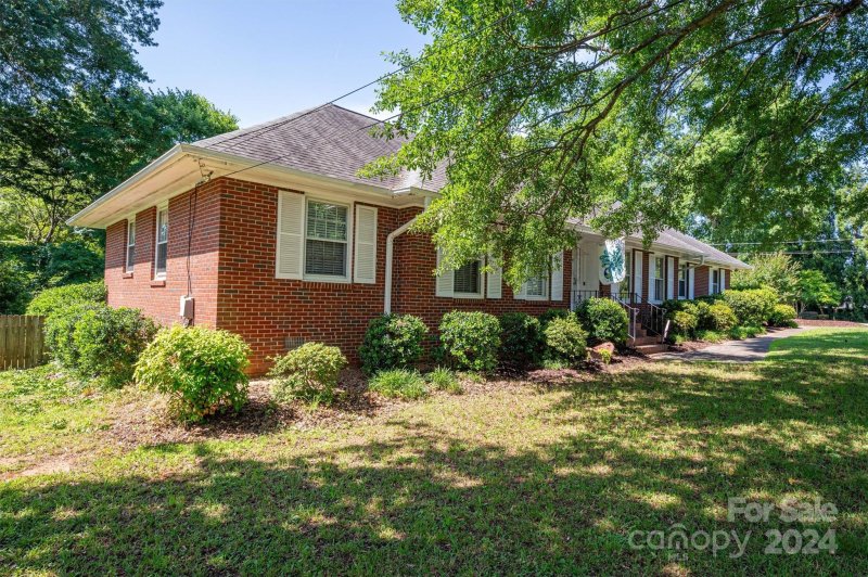 Property image 3 at 1015 Dumbarton Road, Gastonia, NC 28054