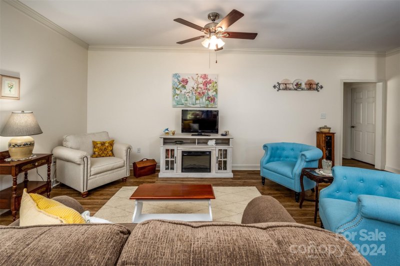 Property image 4 at 1006 The Glen Street, Statesville, NC 28677