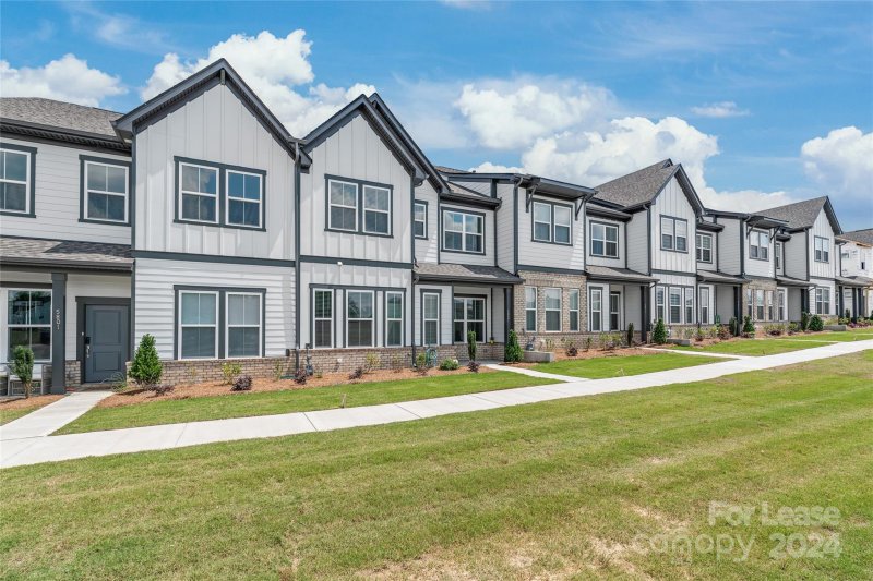 5807 Clear Creek Lane