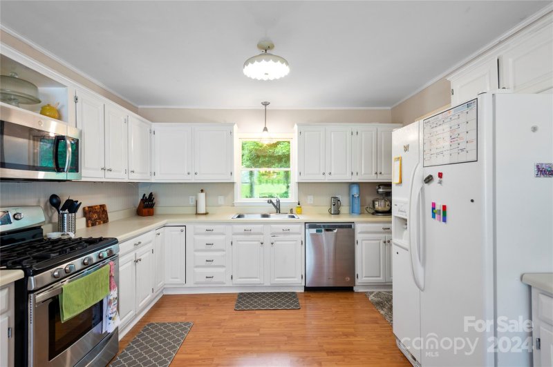 Property image 4 at 120 Mountain Valley Drive, Hendersonville, NC 28739