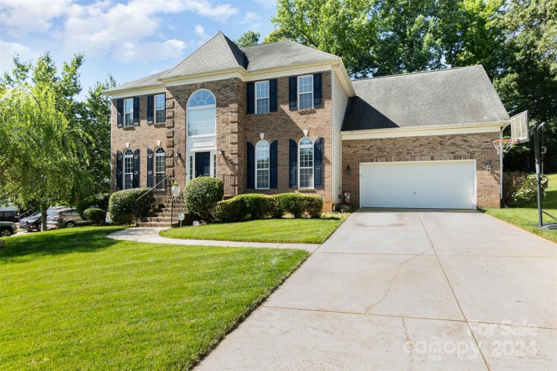 Property image 2 at 4142 Oakton Ridge Court, Matthews, NC 28105