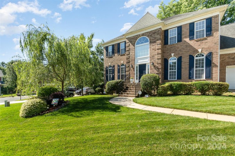 Property image 3 at 4142 Oakton Ridge Court, Matthews, NC 28105