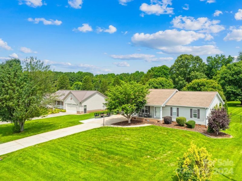 Property image 2 at 109 Ridgeview Road, Statesville, NC 28625