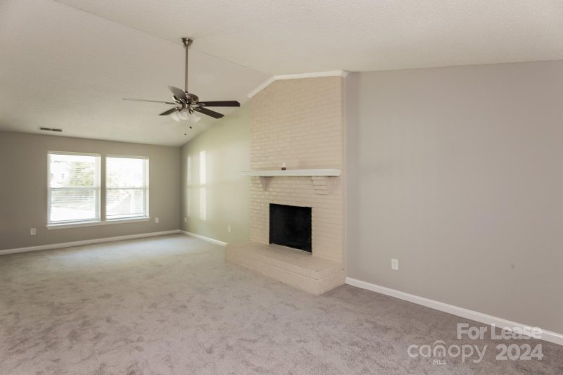 Property image 4 at 6037 Sunset Chase Lane, Charlotte, NC 28212