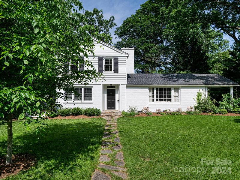 Property image 2 at 20 White Oak Road, Asheville, NC 28803