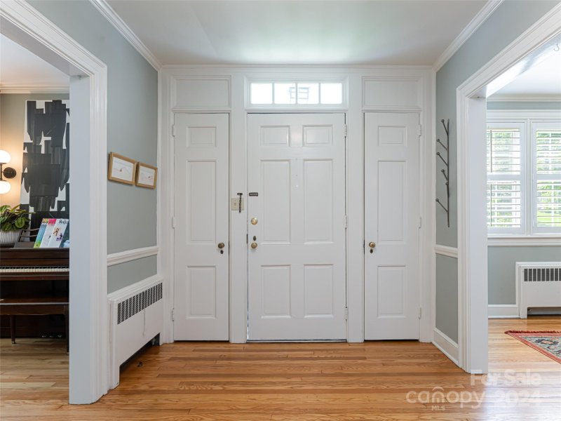 Property image 4 at 20 White Oak Road, Asheville, NC 28803