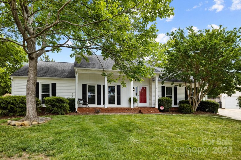 Property image 2 at 8504 Gruenewald Lane, Charlotte, NC 28210