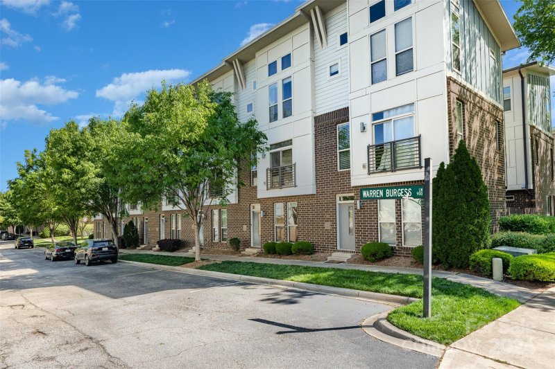 Property image 3 at 959 Warren Burgess Lane, Charlotte, NC 28205