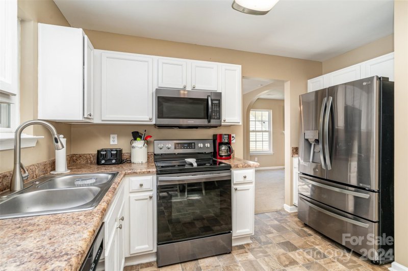 Property image 2 at 329 Winding Canyon Drive, Charlotte, NC 28214