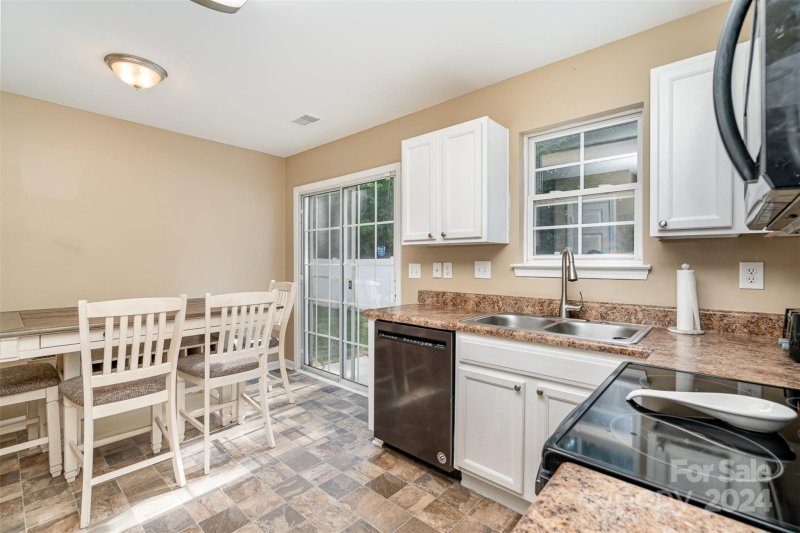 Property image 3 at 329 Winding Canyon Drive, Charlotte, NC 28214