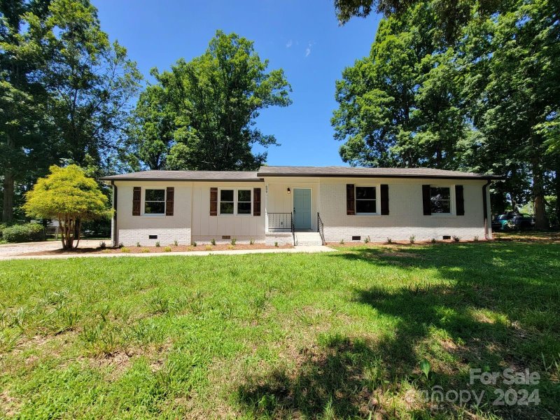 406 White Oaks Drive